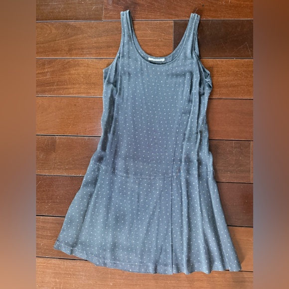 Club Monaco Dresses & Skirts - Club Monaco Charcoal Gray Sleeveless Mini Dress with Subtle Dot Print
